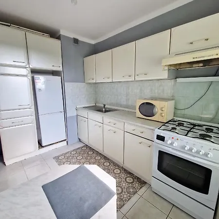 Komfortowe Bohaterow Warszawy דירה